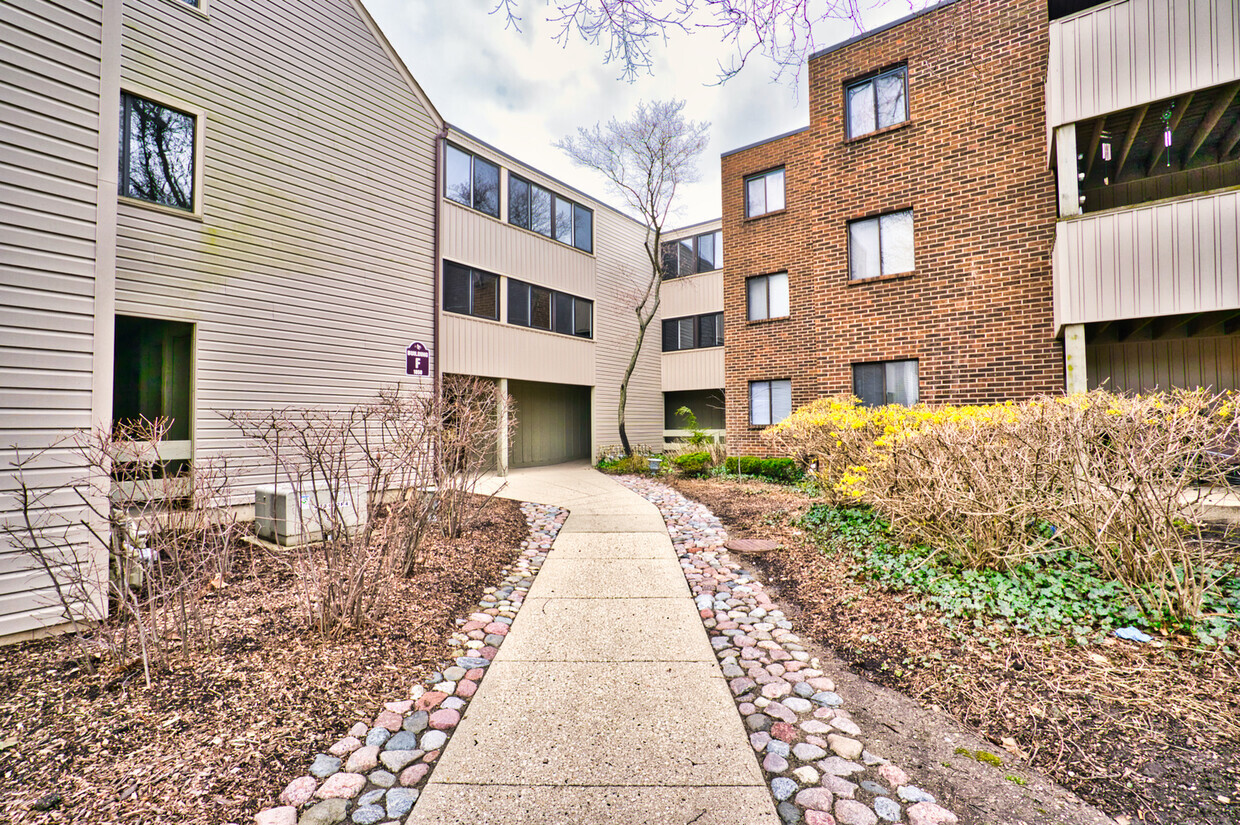 Photo - 1840 W Highland Ave Unidad 202 F Rental