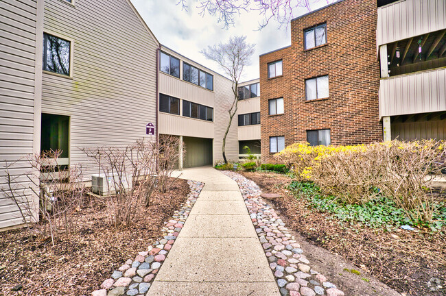 Building Photo - 1840 W Highland Ave Unit 202 F Rental