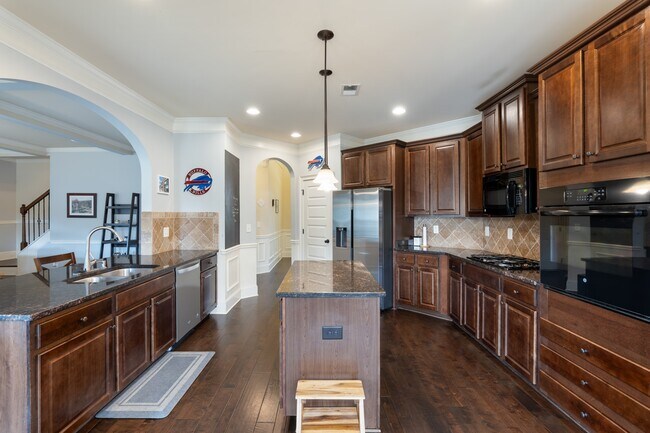 Photo - 646 Village Market Dr