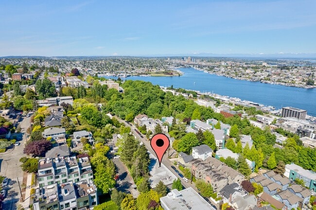 Photo - Taylor Avenue Condominiums ~ Queen Anne Unit 601