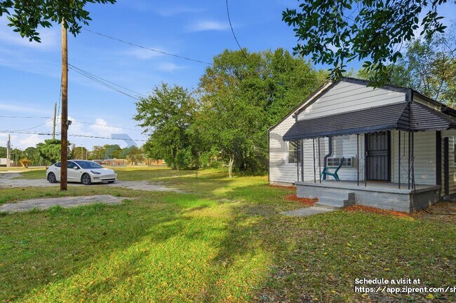 Photo - 684 Central Ave