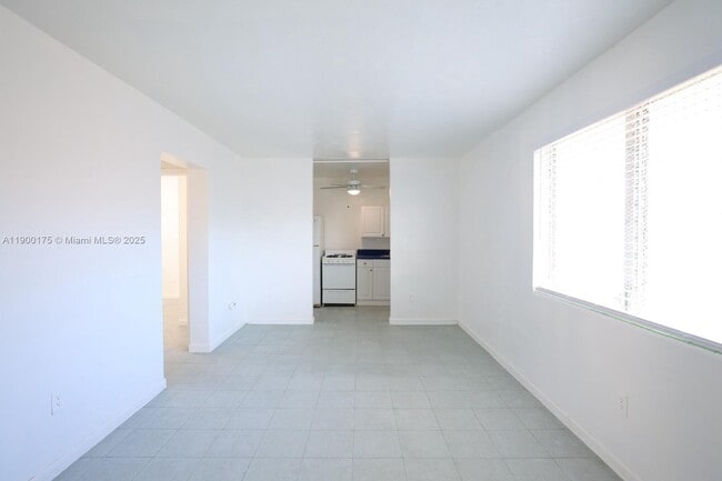 Photo - 126 SW 18th Ave Unit 10