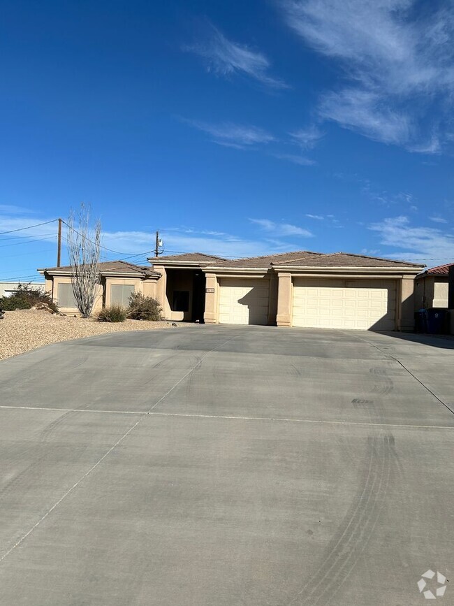 Building Photo - Beautiful Unfurnished Home!