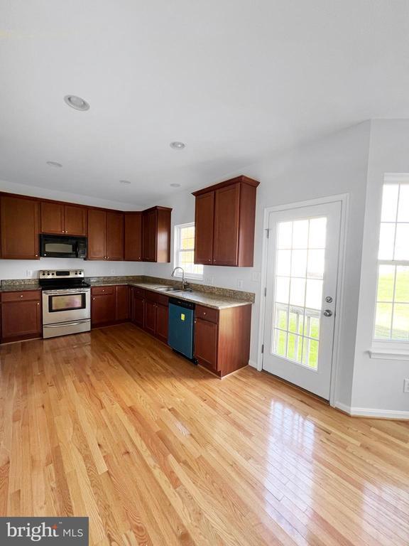 Building Photo - 8283 Makensie Way