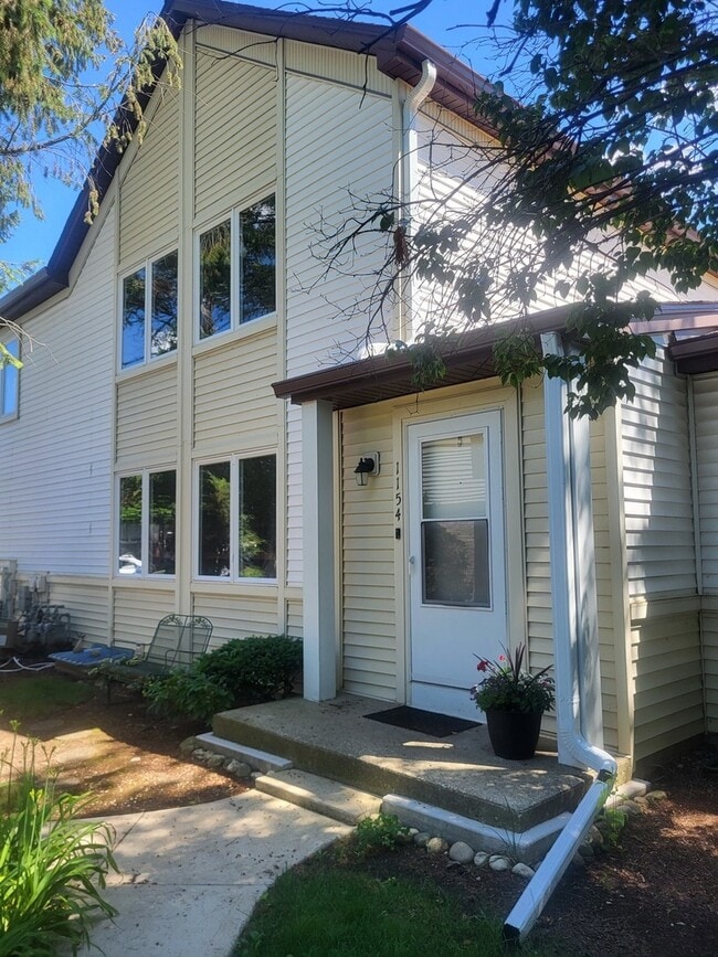 Photo - 1154 W Inverrary Ln Townhome