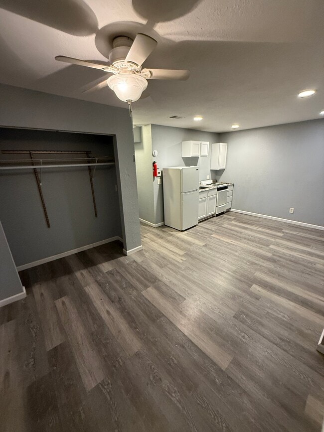 Photo - 5423-5425 E 27th St Unidad 5425