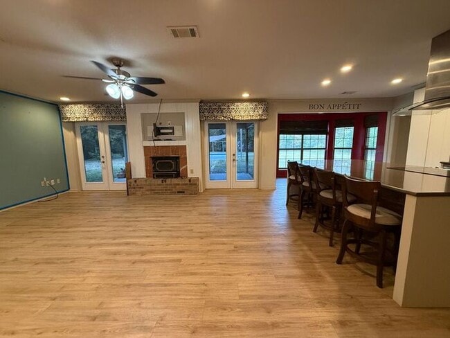 Photo - Pensacola - 32526- 4 bedroom, 2 bathroom - pool and lawn care included