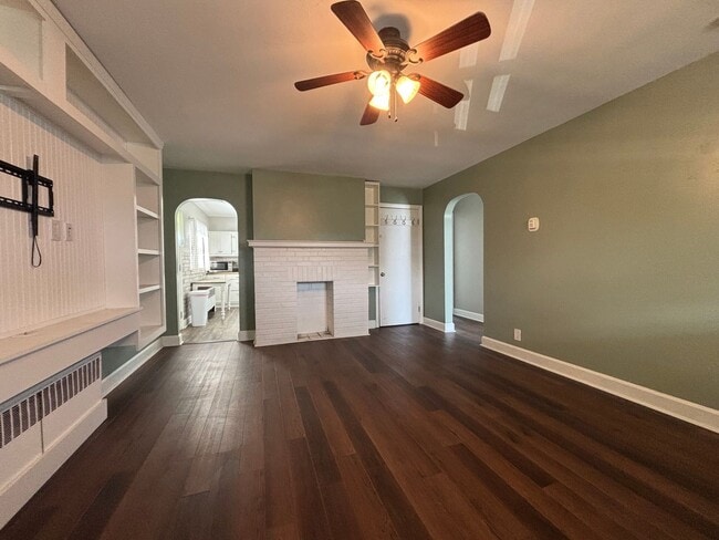 Building Photo - 120 Prairie Ave Unit Top