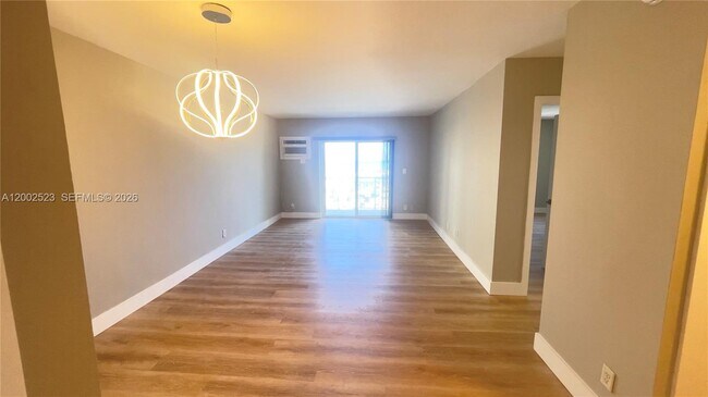 Photo - 200 S Birch Rd