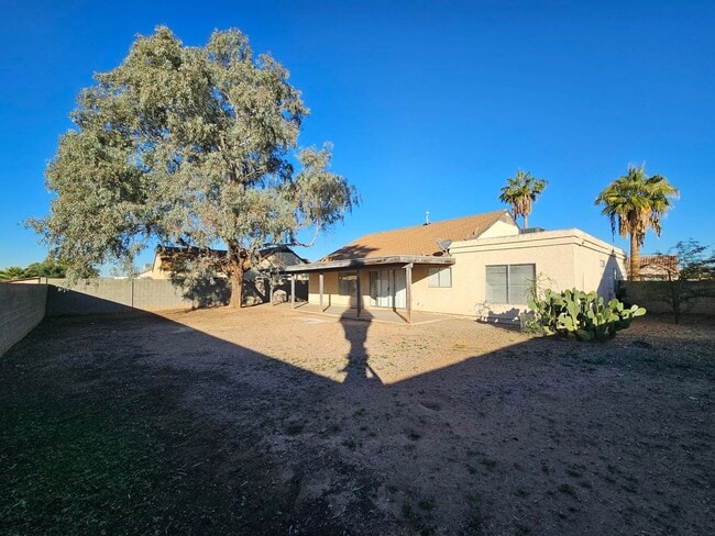 Photo - Updated Peoria Home with Modern Finishes