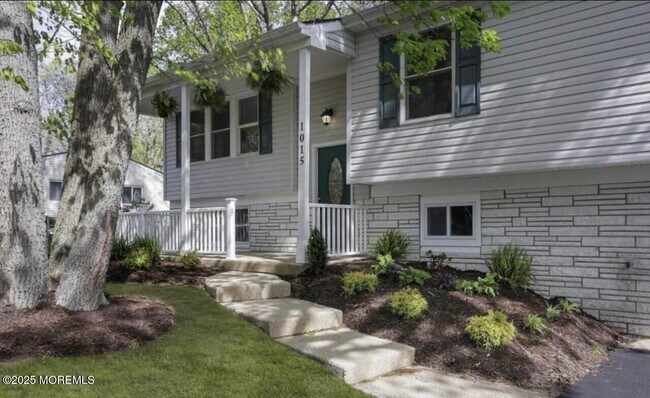 Photo - 1015 Zircon Dr