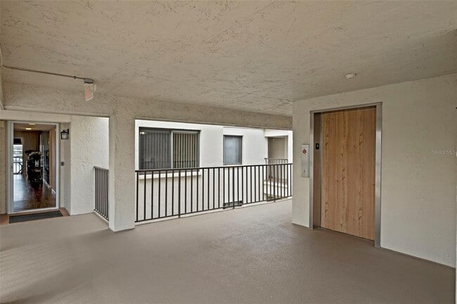Photo - 8211 Brent St Unidad 844