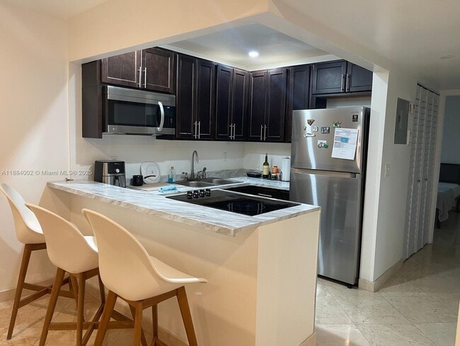 Photo - 3545 NE 167th St Unidad 506