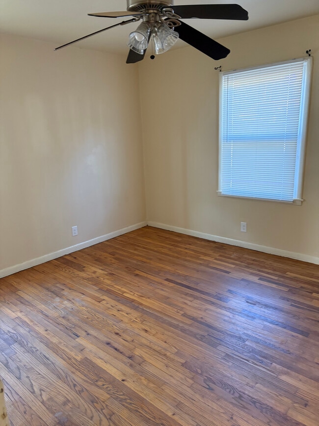 Photo - 237 15th Ave SW