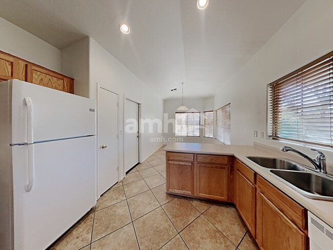 Photo - 4324 W Darrow St