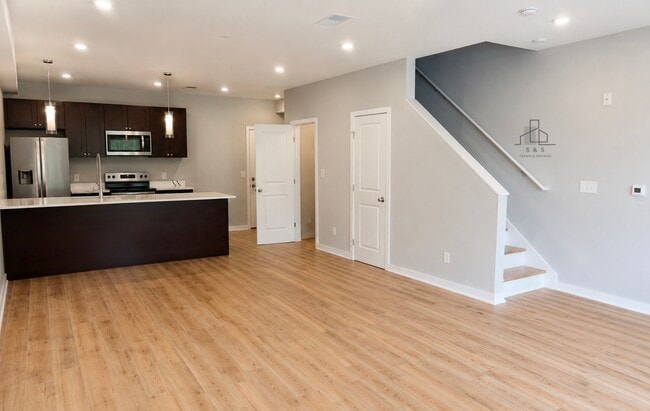 Building Photo - 431 N 41st St