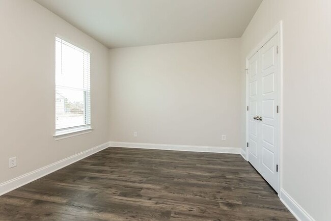 Photo - 2432 Elmcroft Ave
