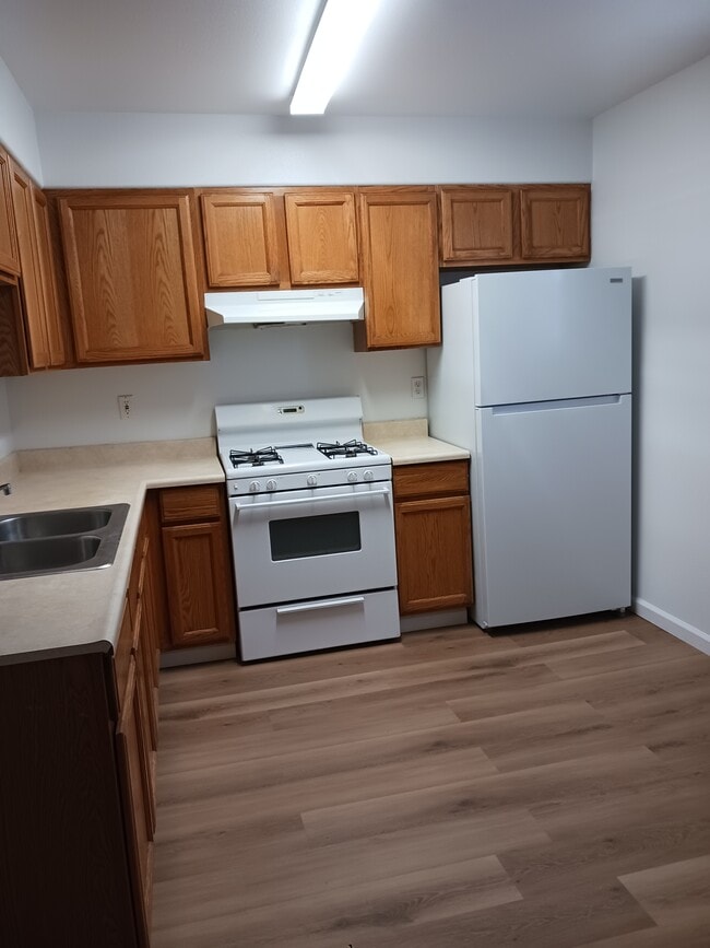 Building Photo - 429 I St Unit Apt.B
