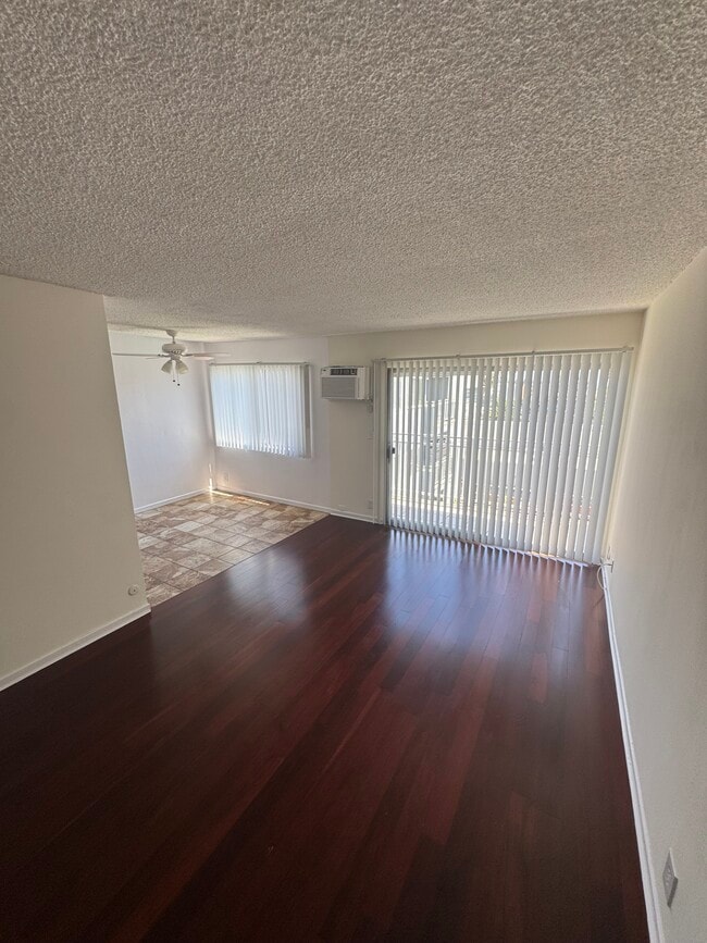 Photo - 1810 N Bronson Ave Unidad 211