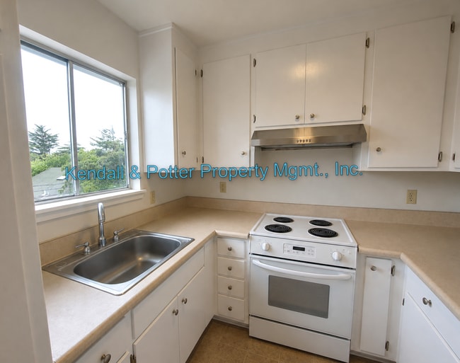 Photo - 218 Alhambra Ave Unit B