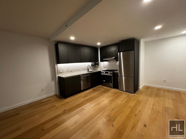 NORTHERN BOULEVARD - NORTHERN BOULEVARD Apartment Unit 6T