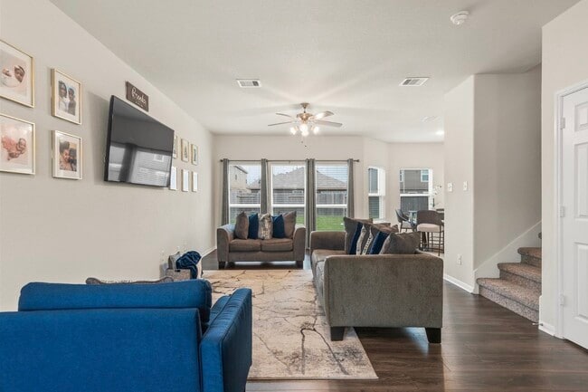 Photo - 3023 Narrow Stream Way