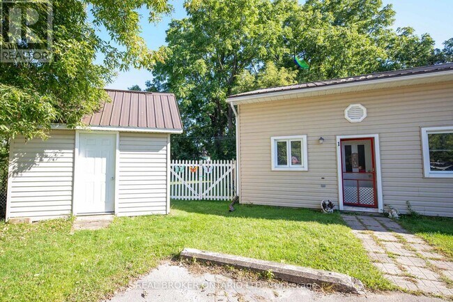 Photo - 341 New St Unit 1