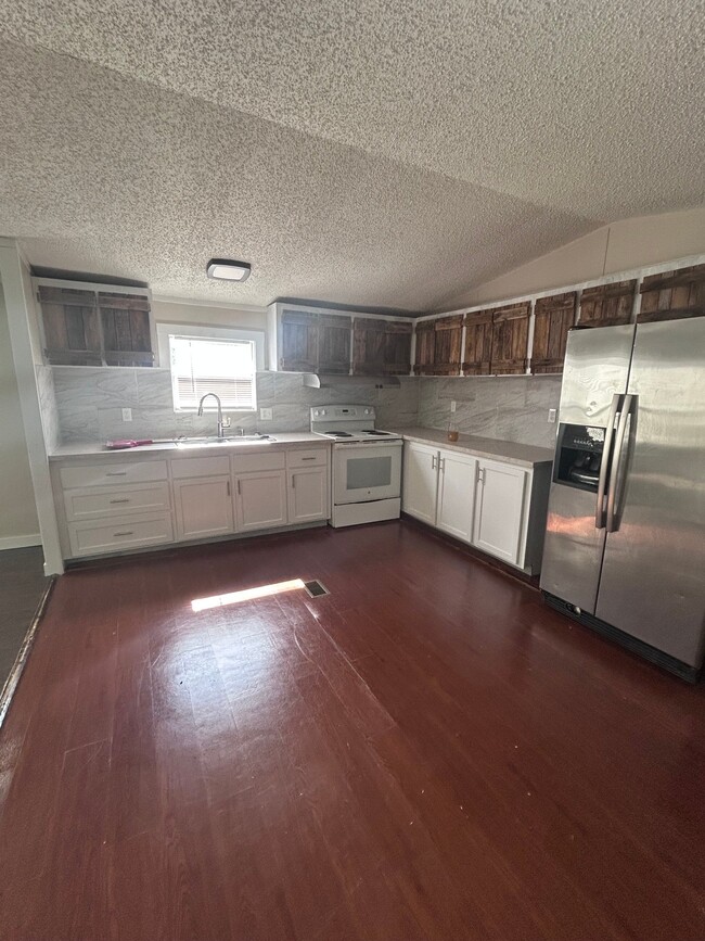 Photo - 555 Madray Springs Rd