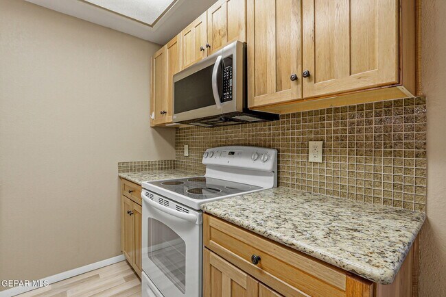 Photo - 1644 Lomaland Dr