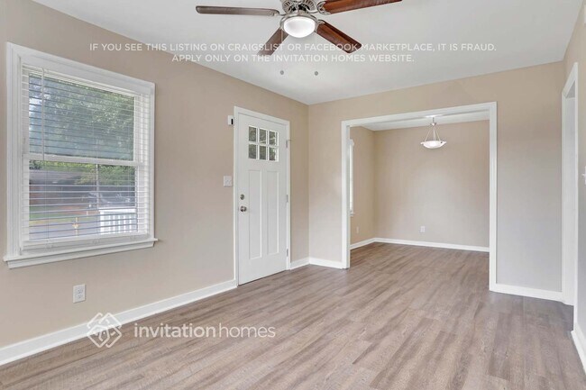 Photo - 1281 Bell Ave