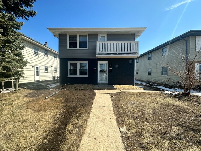 Building Photo - 5760-5762 N 99th St. Rental