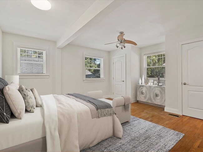 Photo - 3 Bedroom/2 bath house close to Optimist H...