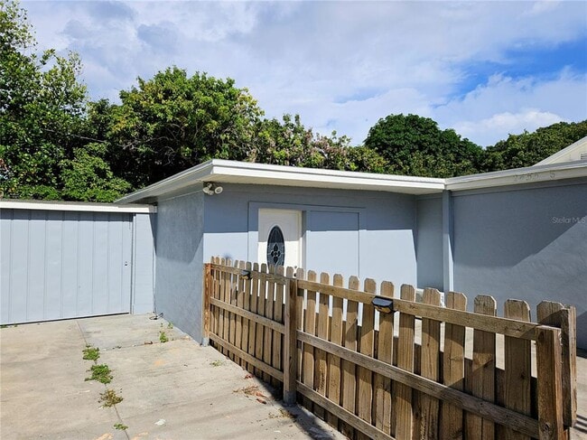 Photo - 2455 8th Ave N