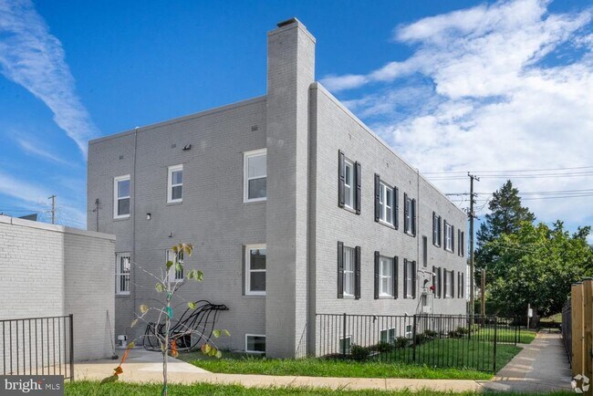 Photo - 324 61st St NE Unit 4