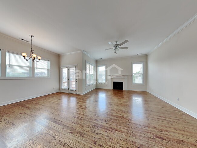 332 Plott Hound Ln