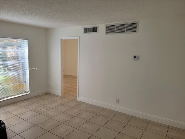 Photo - 4455 Treehouse Ln Unit A