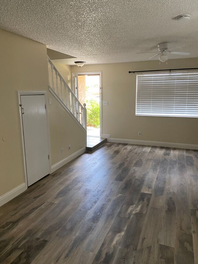 Photo - 2 Bedroom 1.5 Bathroom Townhome in Dixie Downs!