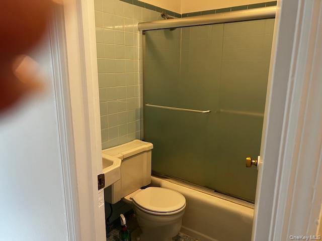 Photo - 20 Oyster Bay Road Unit Back