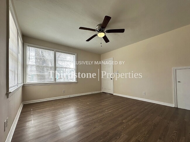 Photo - 2659 College St Unidad 2