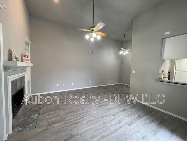 Photo - 602 Bellaire Dr Unit A