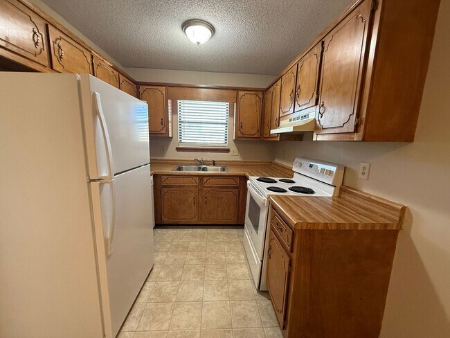 Photo - 102 Pete Jones Dr Unit B