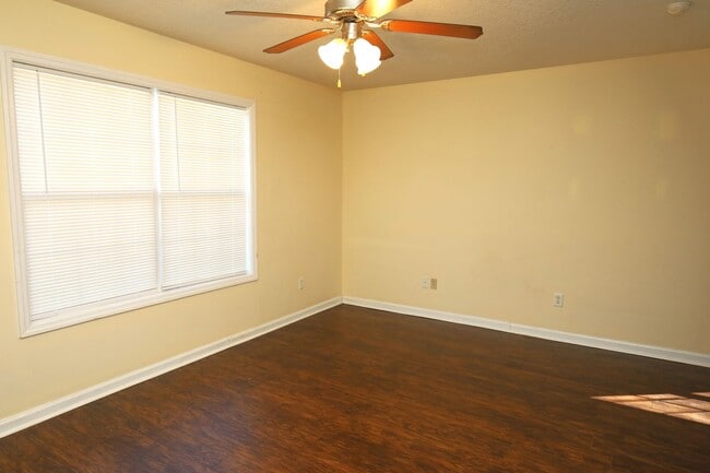 Photo - 1801 Chestnut Dr