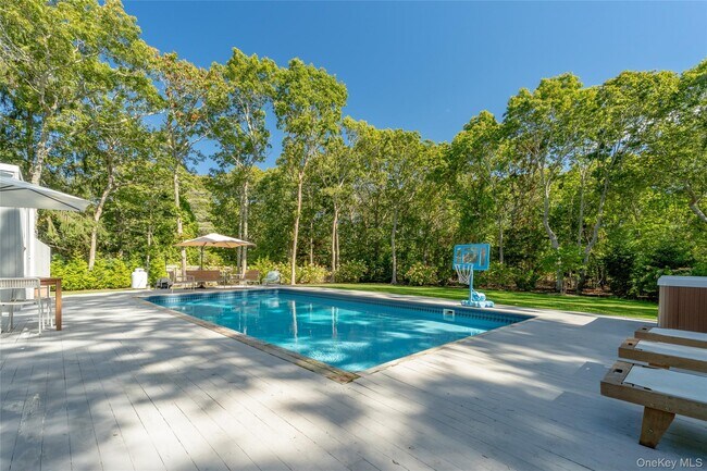 Photo - 26 Wintergreen Way