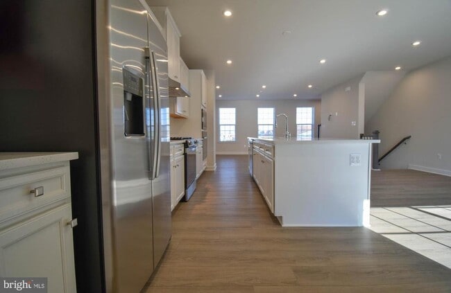 Photo - 120 Emily Wy