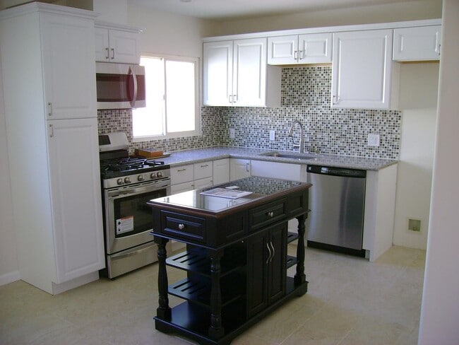 Building Photo - 17407 Califa St Rental