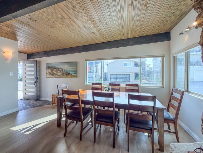 Photo - 1327 Devon Ln