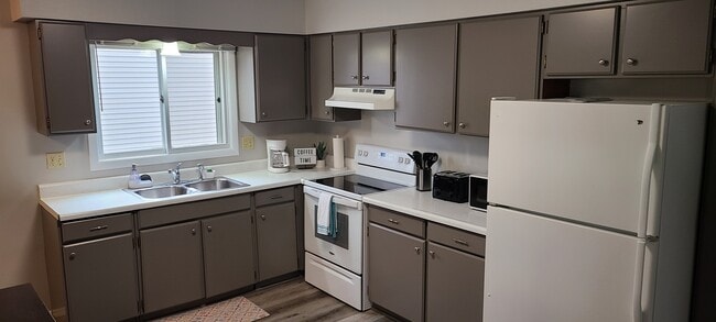 Photo - 1218 E Sylvan Ave