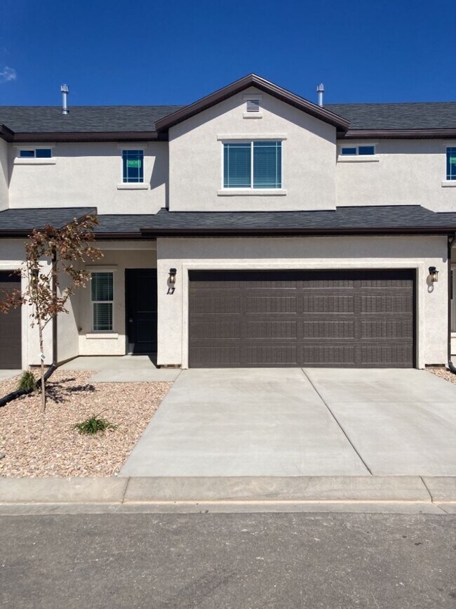 Building Photo - 3 Bed - 2.5 Bath, Newer Construction, Larg... Rental