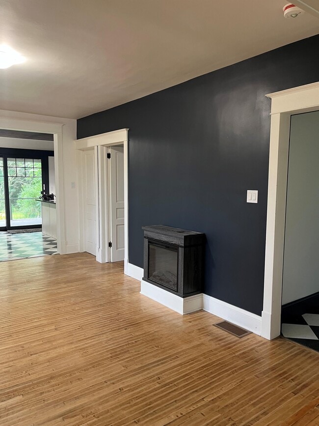 Photo - 193 Bruton St