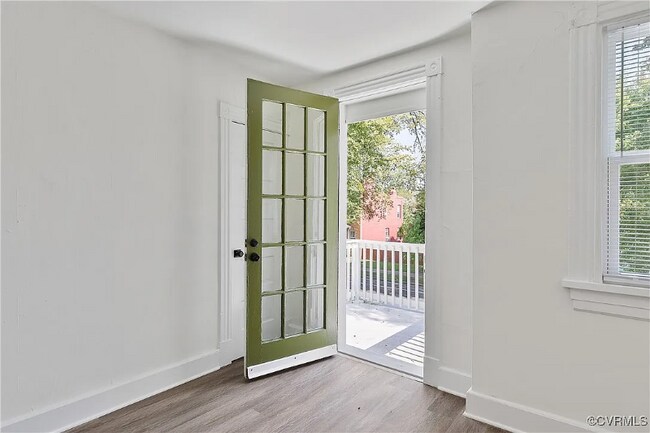 Photo - 3139 Ellwood Ave Unidad C